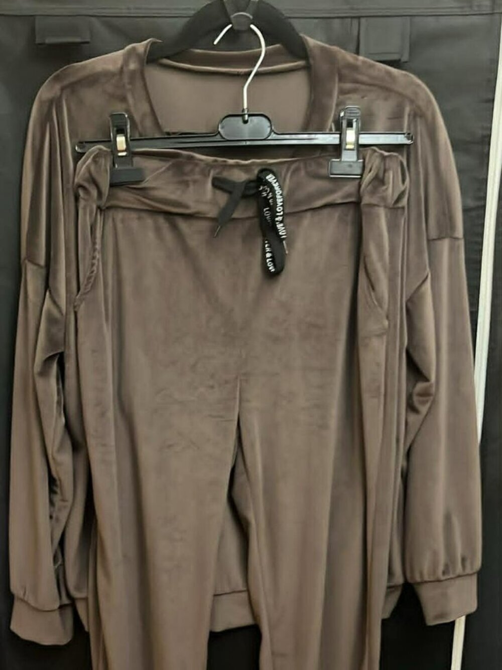 Gorgeous Velour Jogging Suits from Italy (E33) - Picture 7 of 9